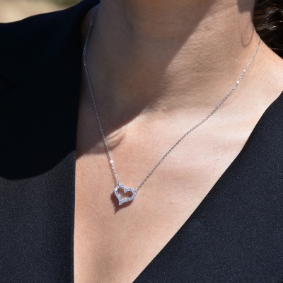 Colar coração brilhantes - Prata S925