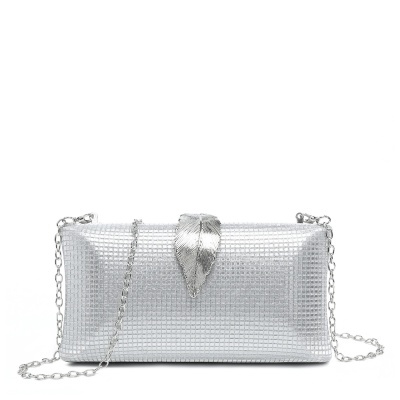 Bolsa de festa com fecho diferenciado