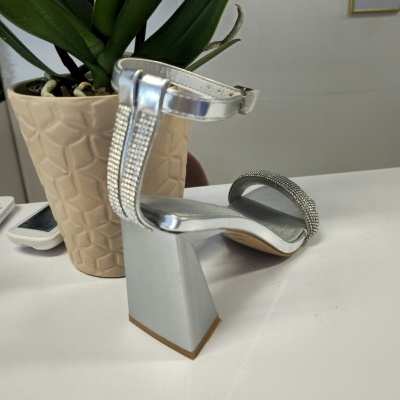 Sandália Brilhos Prateada