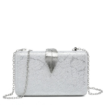 Bolsa de festa com fecho formato folha