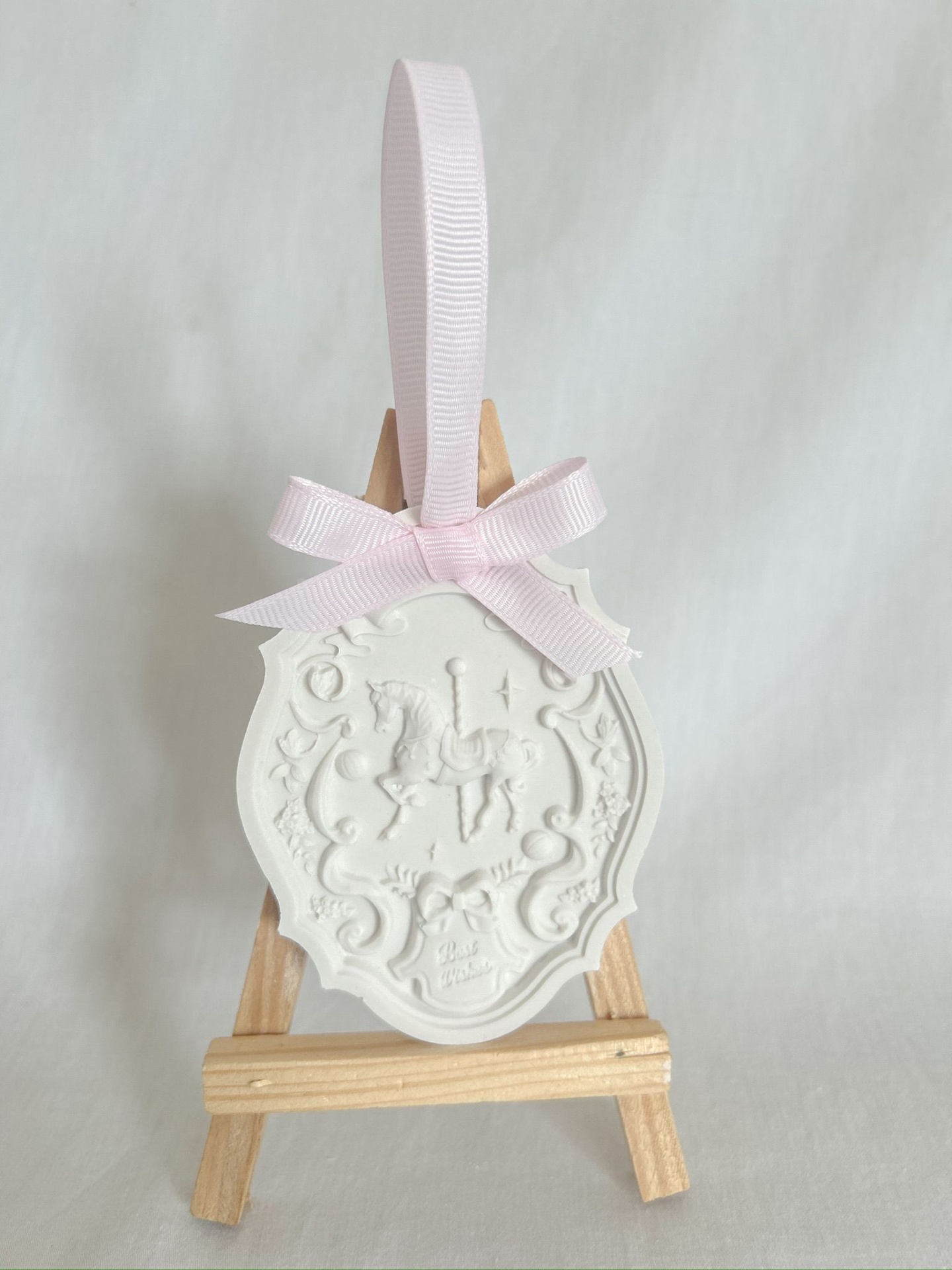 Carrossel em gesso perfumado