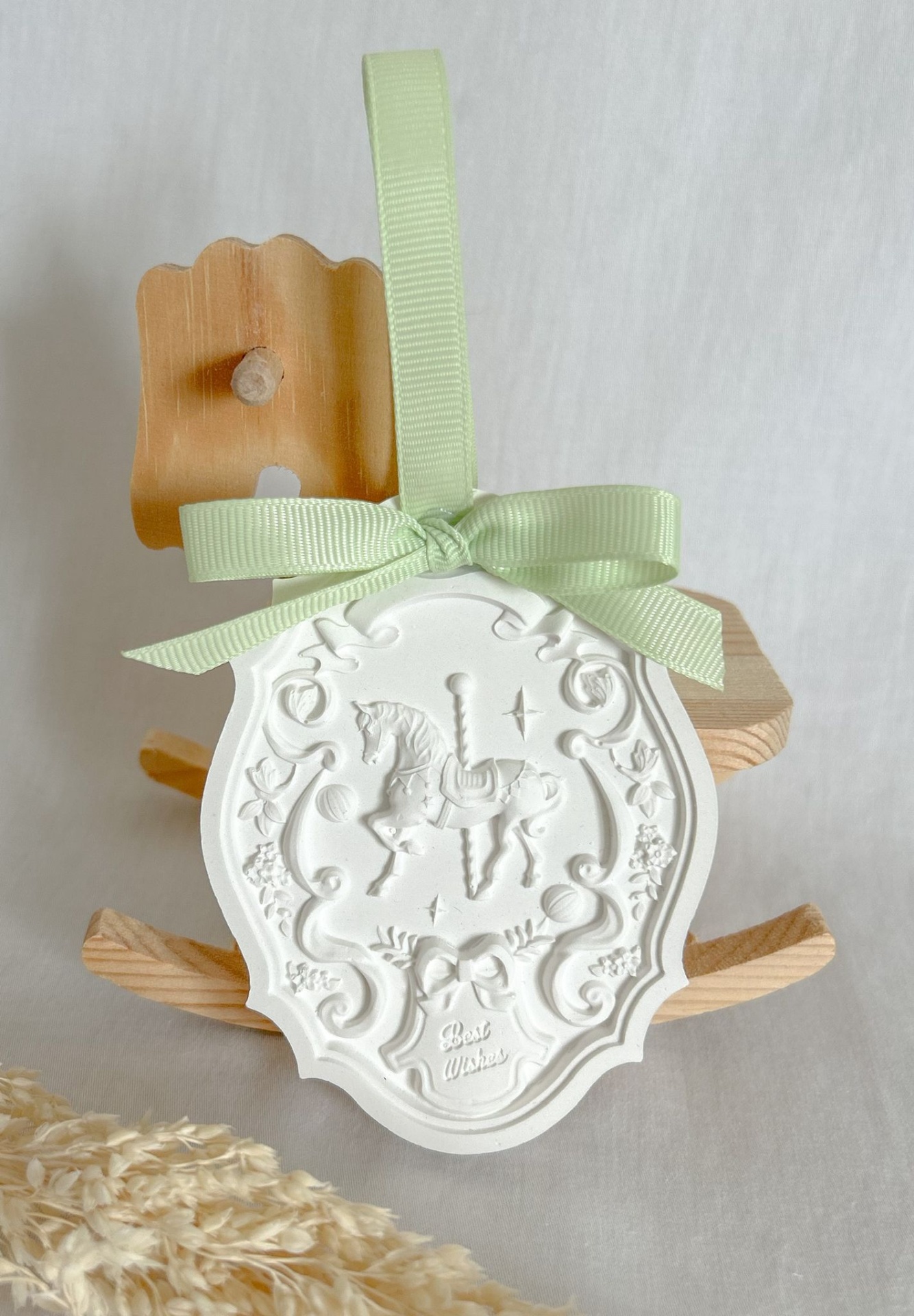 Carrossel em gesso perfumado