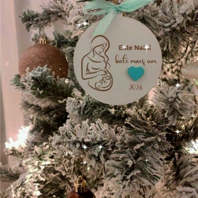 Bola de natal grávida