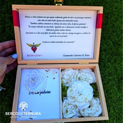 Convite madrinha com caixa