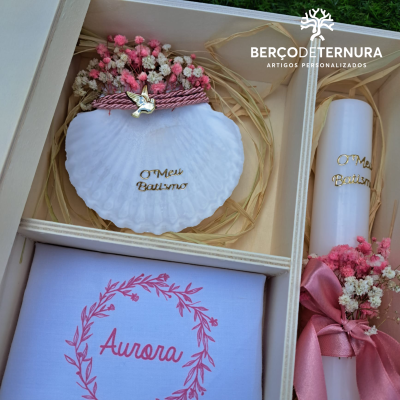 Caixa batismo personalizada com flores secas