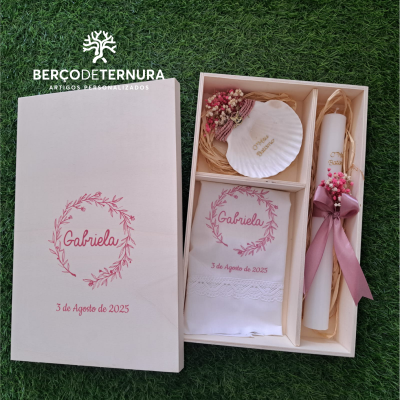 Caixa batismo personalizada com flores secas