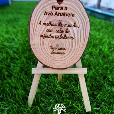 Cavalete com rodinha em madeira