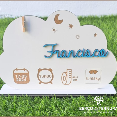 Moldura Dados de Nascimento - Modelo nuvem