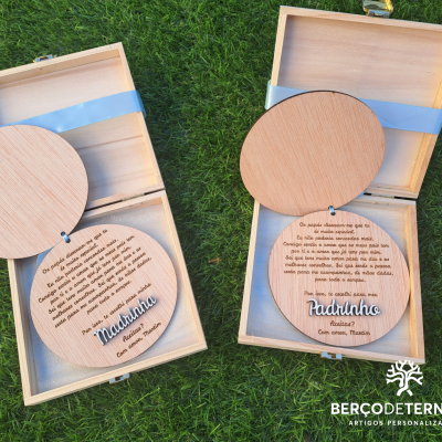 Convite madrinha / padrinho - Tema placa com caixa