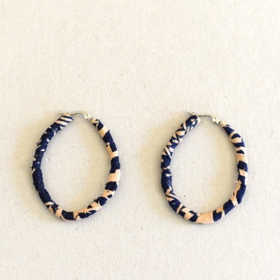 Brincos de capulana ovais