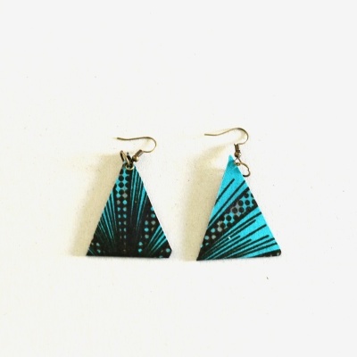 Brincos de capulana triangulares