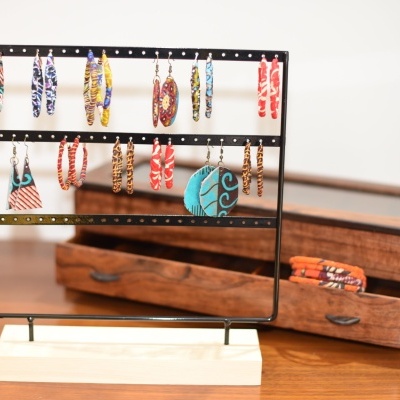 Brincos de capulana ovais