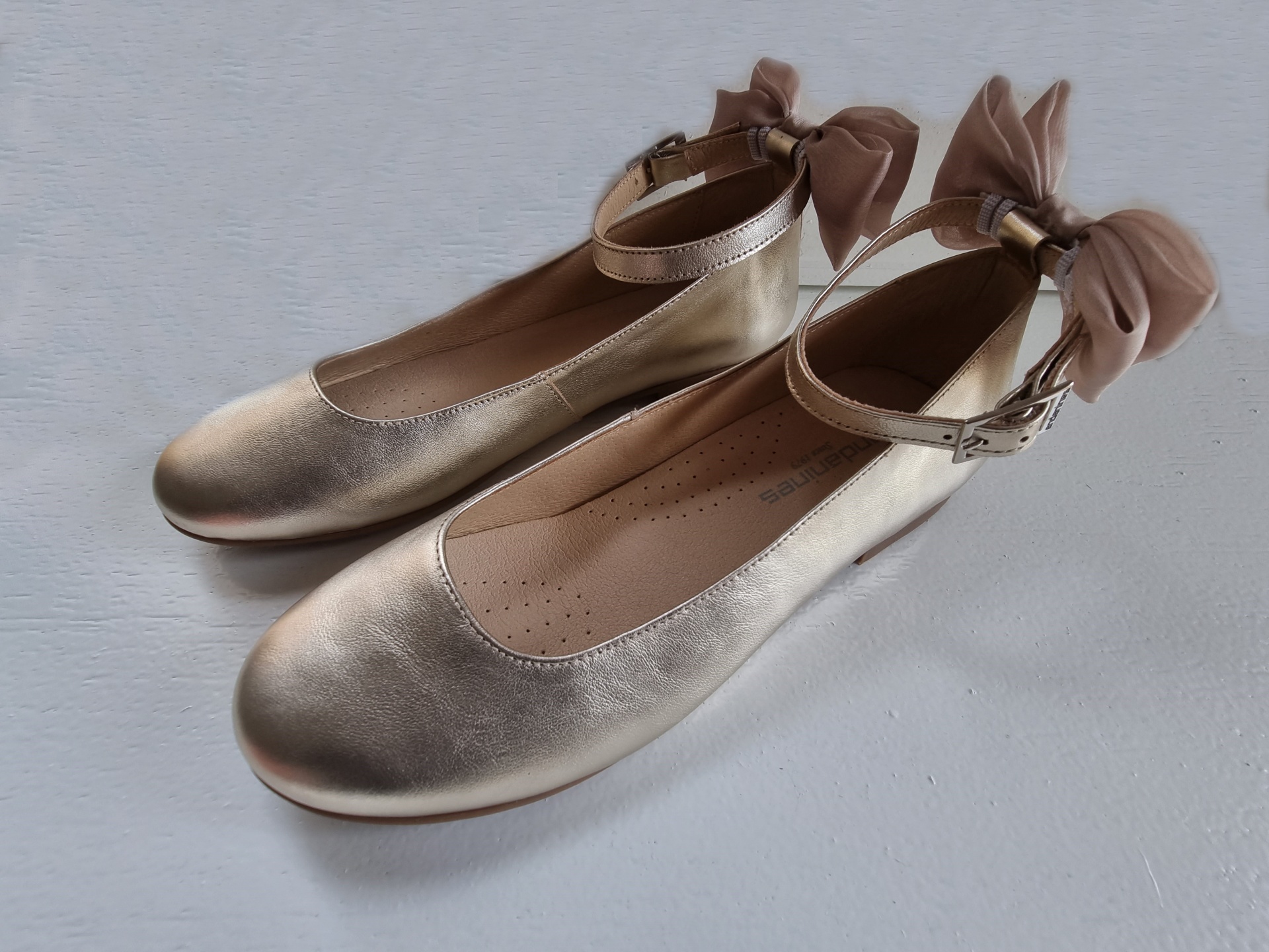 Sapato Andanines Dourado