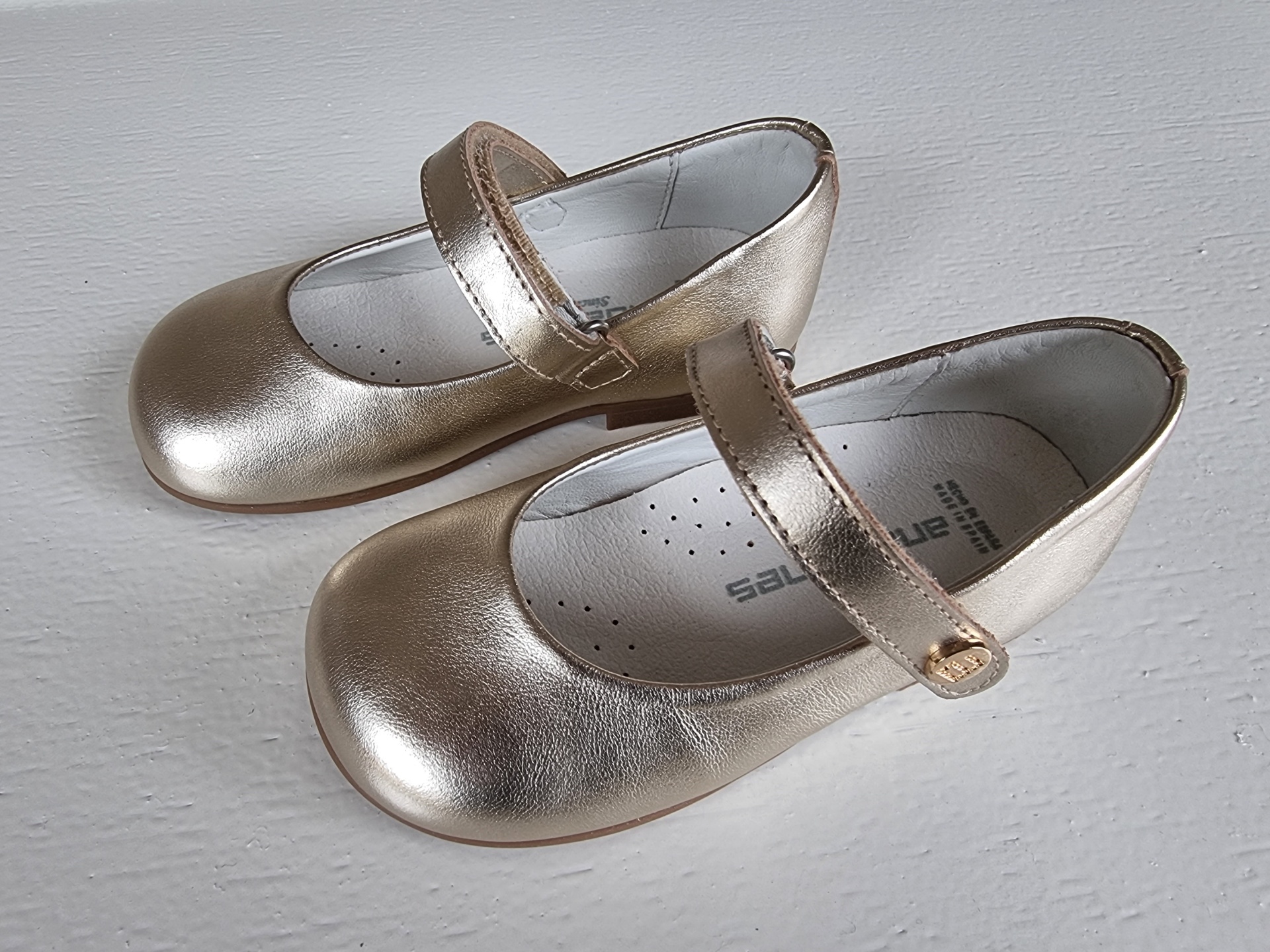 Sapato Andanines Dourado