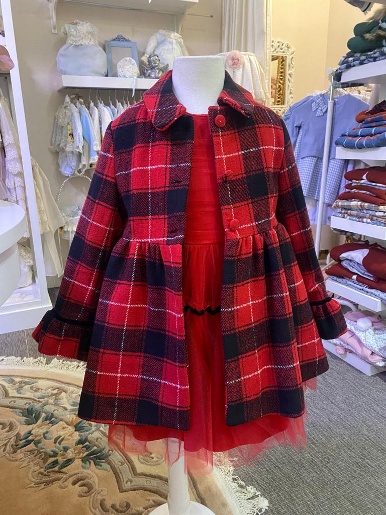 Akyta casaco vermelho e preto