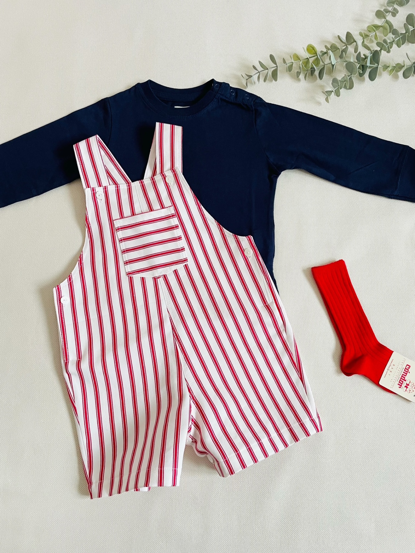 Jardineiras Afonso calção ricas vermelhas