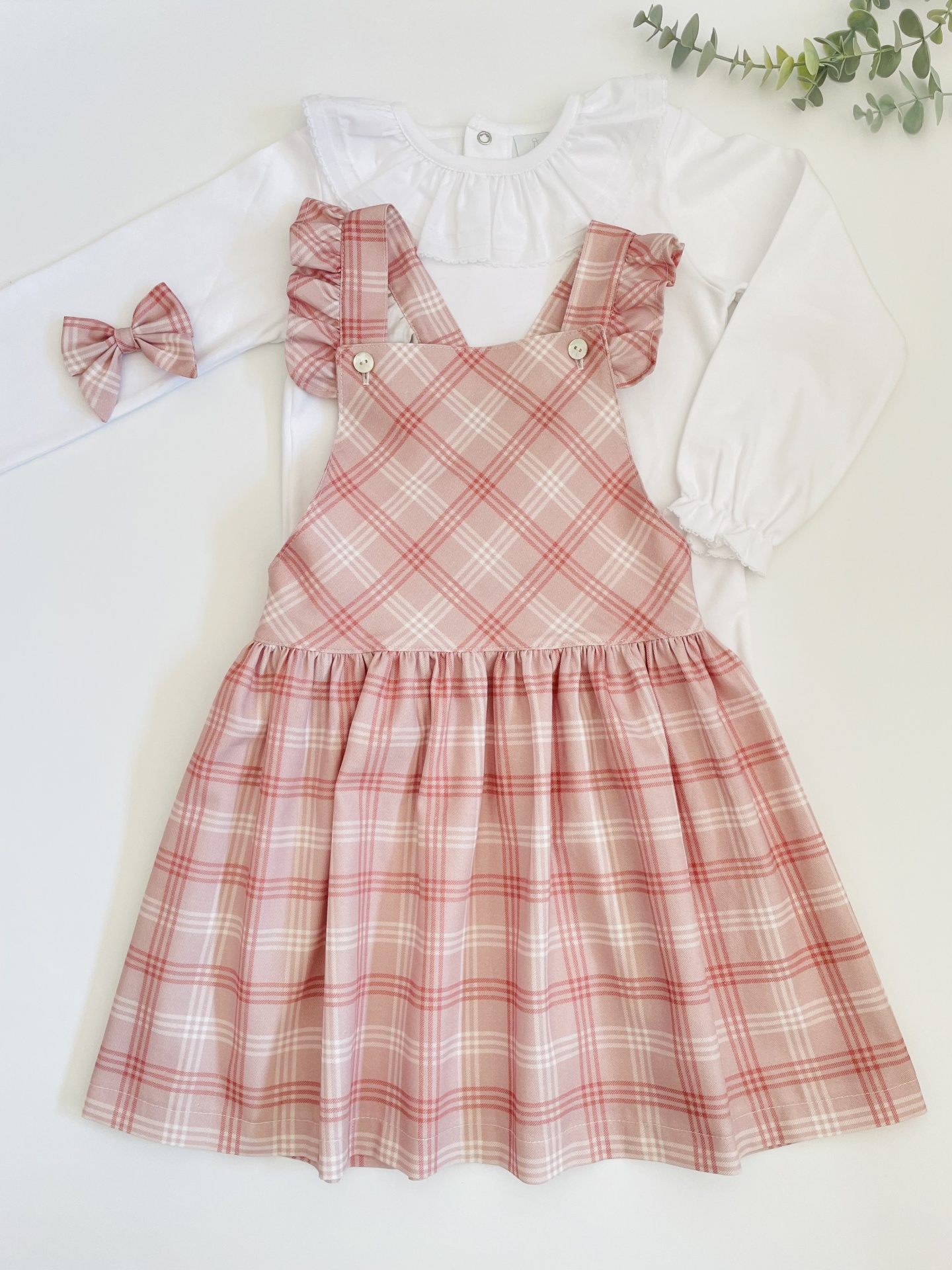 Saia com peitilho tartan rosa