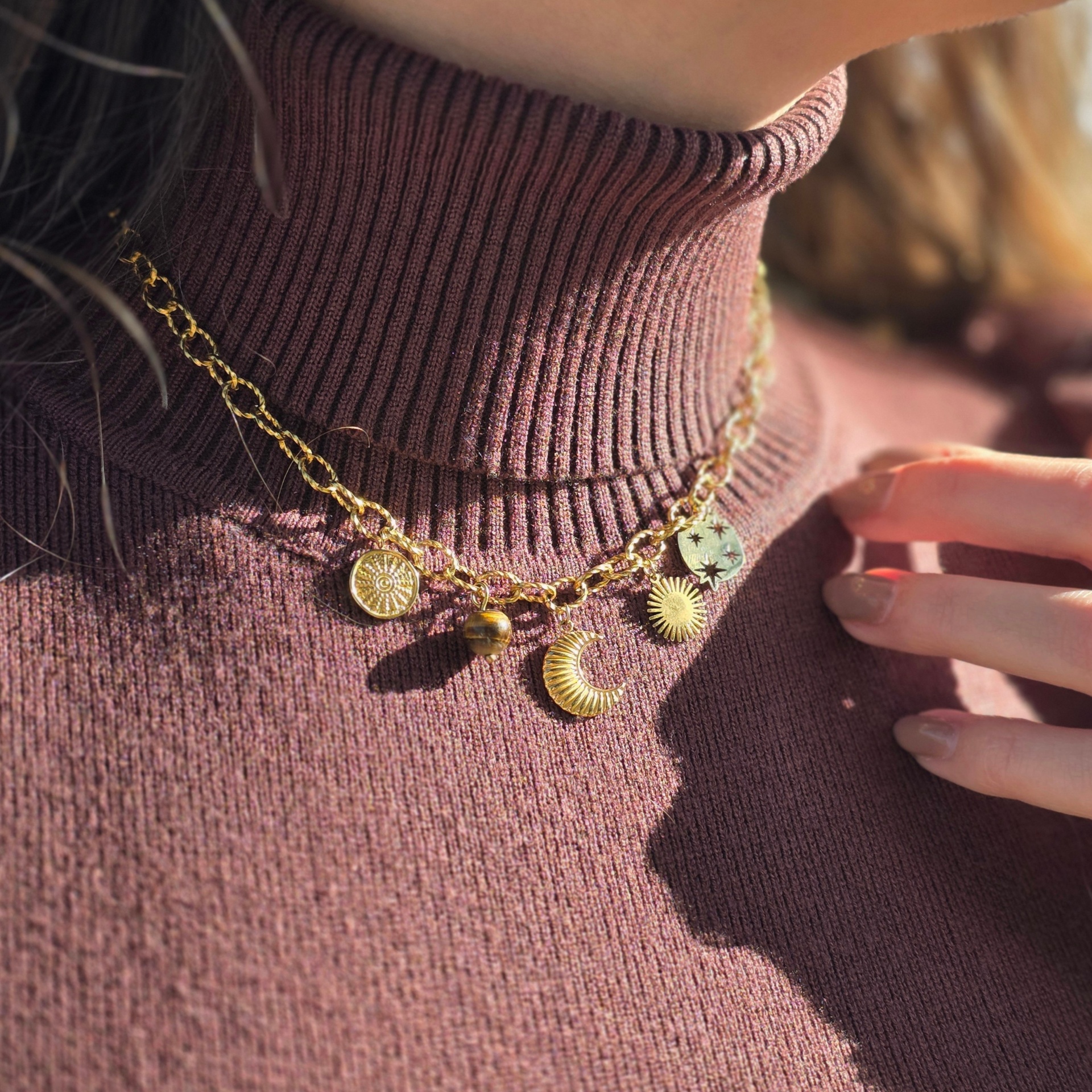 Colar Komics de Olho de Tigre - Handmade