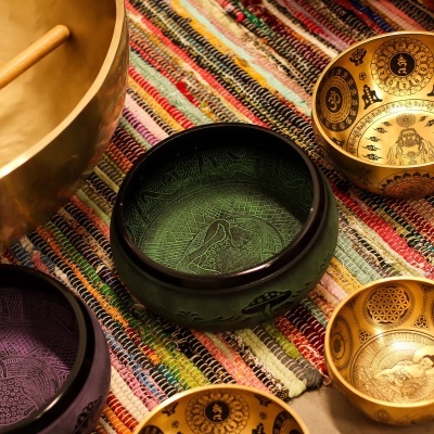 Taça Tibetana “Cogumelo” Extra Alta – 23x10,5 cm – Verde Musgo