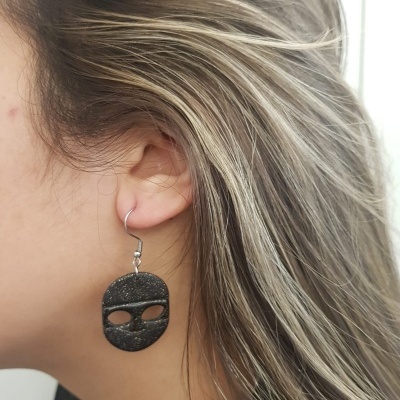 Brincos  pendurado mascara com brilhante