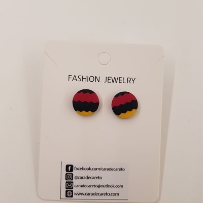 Brincos  arredondados pequeno