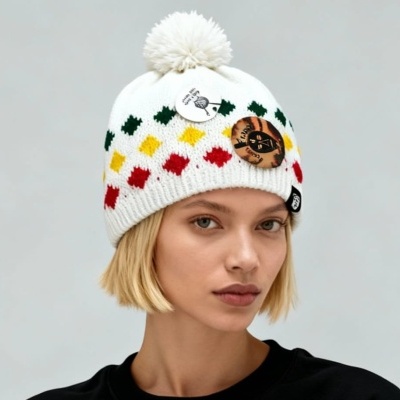 GORRO CROCHÊ BRANCO LOSÂNGULO
