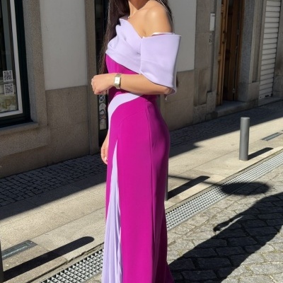 Vestido longo com plissado de lado Carla Ruiz