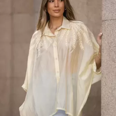 Blusa com transparencia BORDADA Spaccio