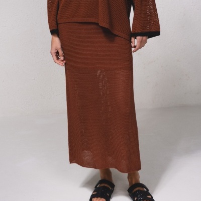 Saia em malha aberta com racha lateral SMF