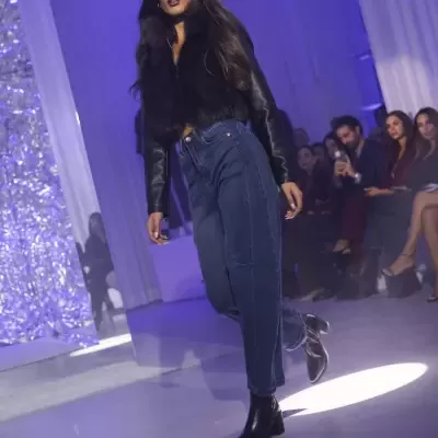 Blusão Curto com Gola de Pelo Spaccio by Cristina