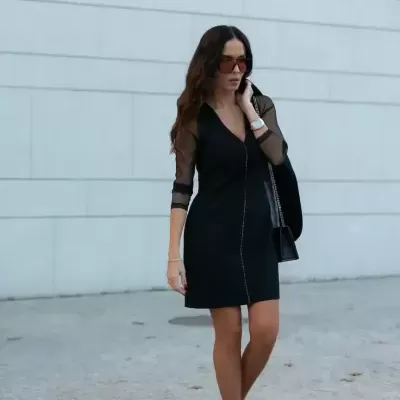 Vestido riscado com detalhe de transparência Scripta