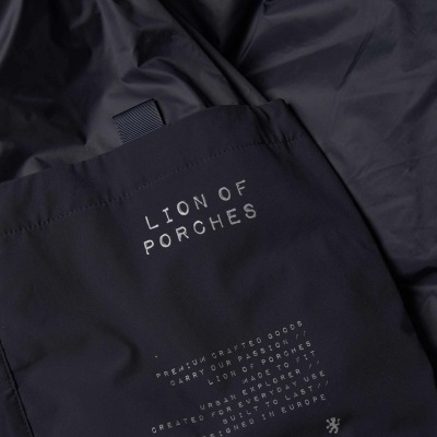 Blusão acolchoado com capuz oculto Lion of Porches