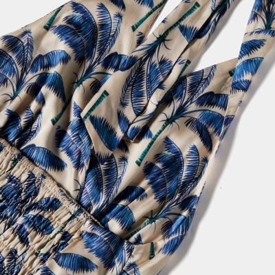 Top halter fluido com padrão palmeiras Lion of Porches