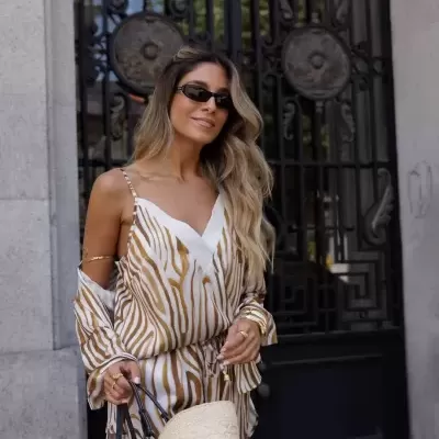 Top estampado com decote em V Scripta