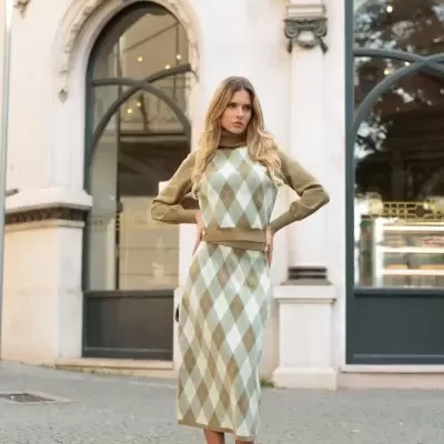 Saia com padrão de losangos Scripta