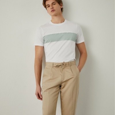 T-shirt 100% algodão com barra em contraste Lion of Porches