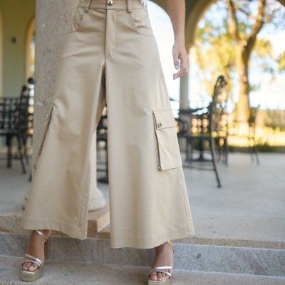 Calça com bolsos Swallow