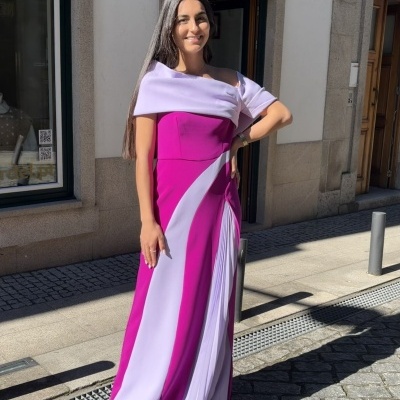 Vestido longo com plissado de lado Carla Ruiz