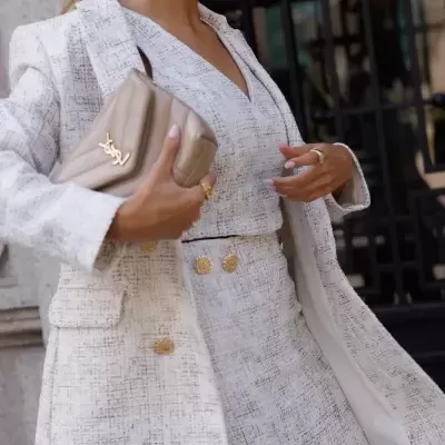 Blazer em tecido fantasia com botões metálicos Scripta