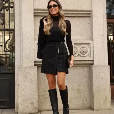 Saia curta com pormenor dourado Scripta