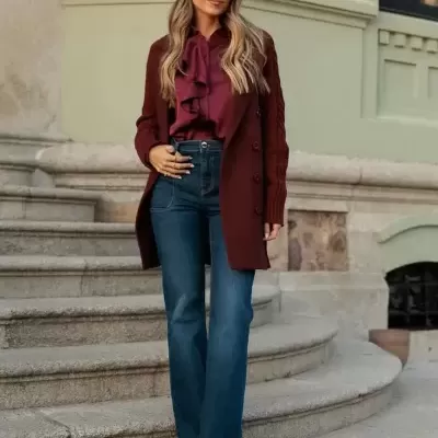 Blusa lisa com detalhe de folho Scripta