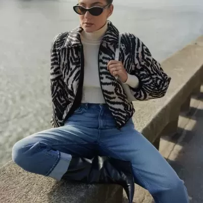 Calça corte solto com detalhe de beirola Scripta