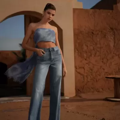 Jeans Wide Leg com Aplicações Laterais SPACCIO