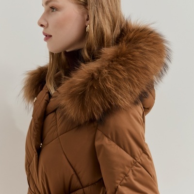 Blusão acolchoado com capuz e cinto Lion of Porches