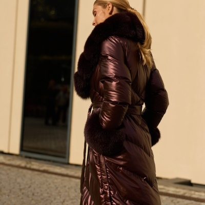 Anorak longo com gola e punhos pêlo de raposa Swallow