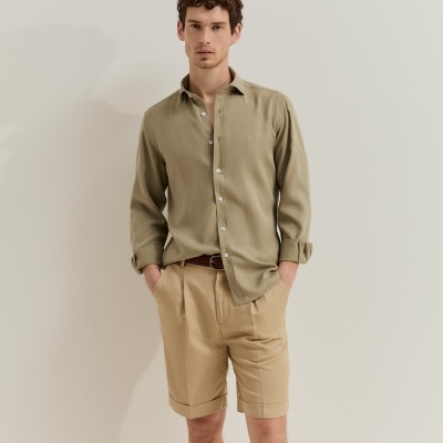 Camisa slim fit em liocel e linho Lion of Porches