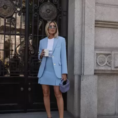 Saia Curta Com Abertura Frontal Scripta