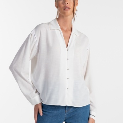 BLUSA COM PORMENOR NAS CAVAS ANA SOUSA