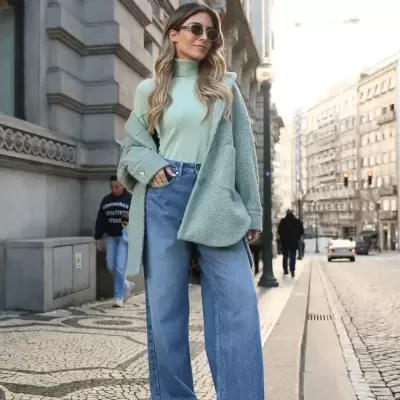 Camisola lisa com gola alta Scripta