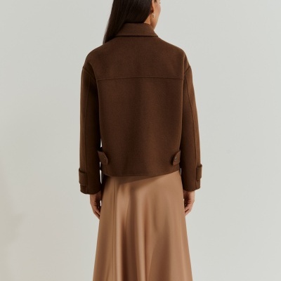 Casaco curto mistura de lã Lion of Porches